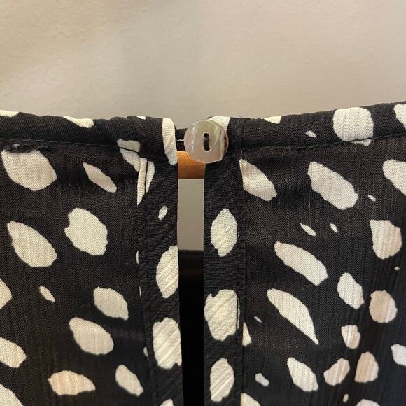 GiGiO Black & White Polka Dot Dress with Batwing Sleeves, Size M, NWOT - Picture 5 of 10